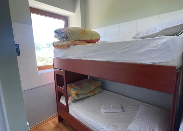 Lura Hotel *