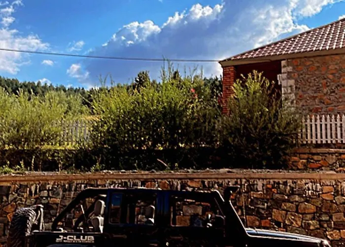Lura Hotel *