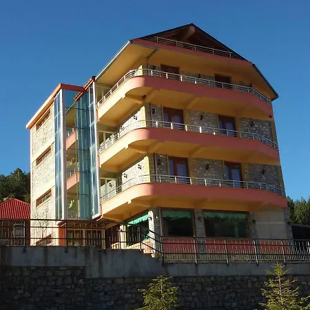 Lura Hotel *
